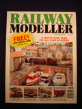 2 - Railway modeller - January 2008 - BR Gunpowder vans - Hayford woods