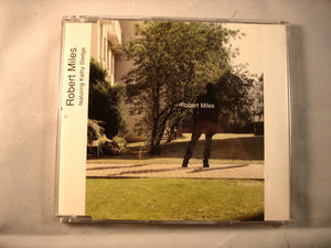 CD Single (B9) -  Robert Miles Featuring Kathy Sledge ‎– Freedom  - 74321 536952