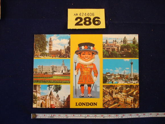 Postcard - London - multiple views and Beefeater