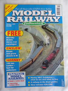 Model Railway enthusiast - October 1997 - Enslow - Hornby 100 ton tanker