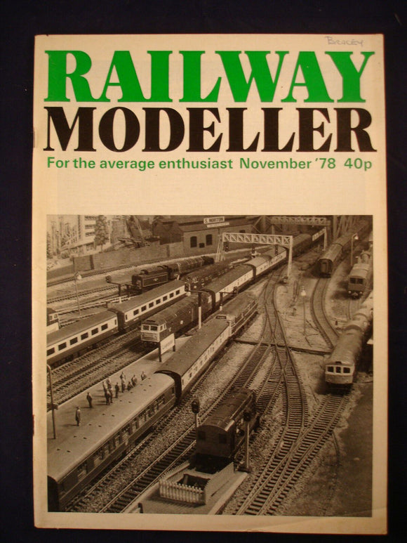 2 - Railway modeller - Nov 1978 - Contents page photos - LSWR crossing gates