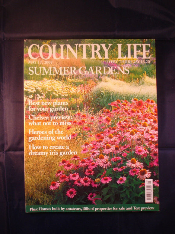 Country Life - May 17, 2007 - Summer gardens - heroes of gardening - Iris