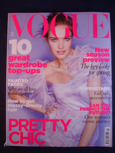Vogue - February 2010 - Pretty chic