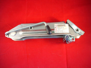 VW Audi 8LO 011 031 A -  A3 A4 A6 Golf Passat Vento Jack